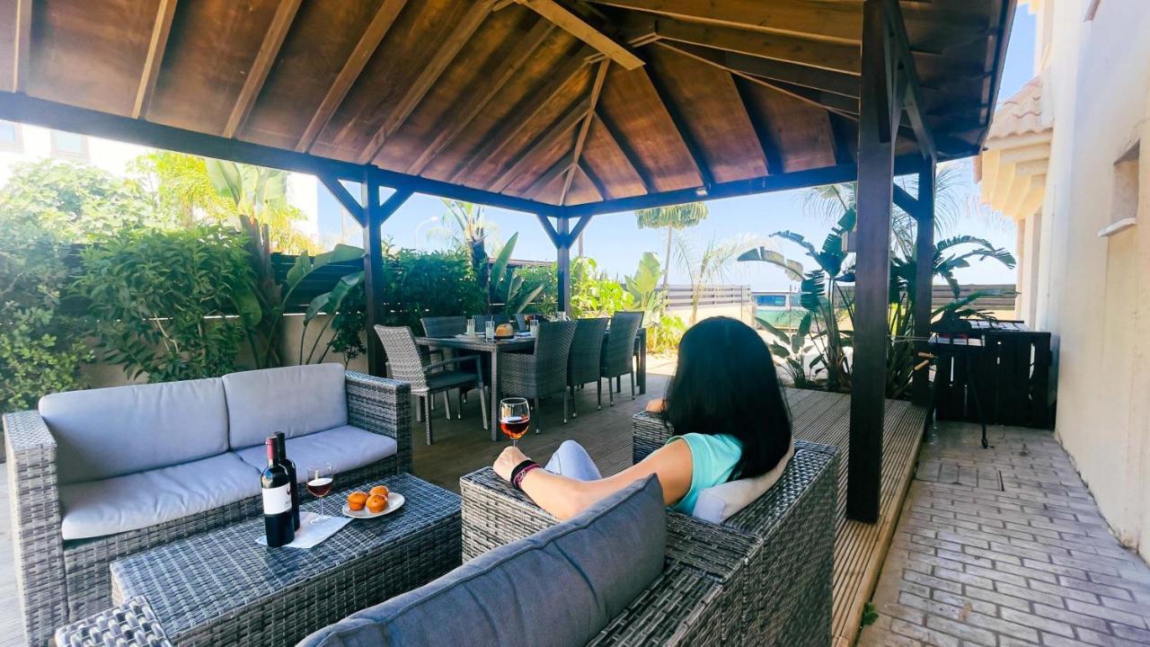 Blue Water Bay Villas Paralímni Eksteriør bilde
